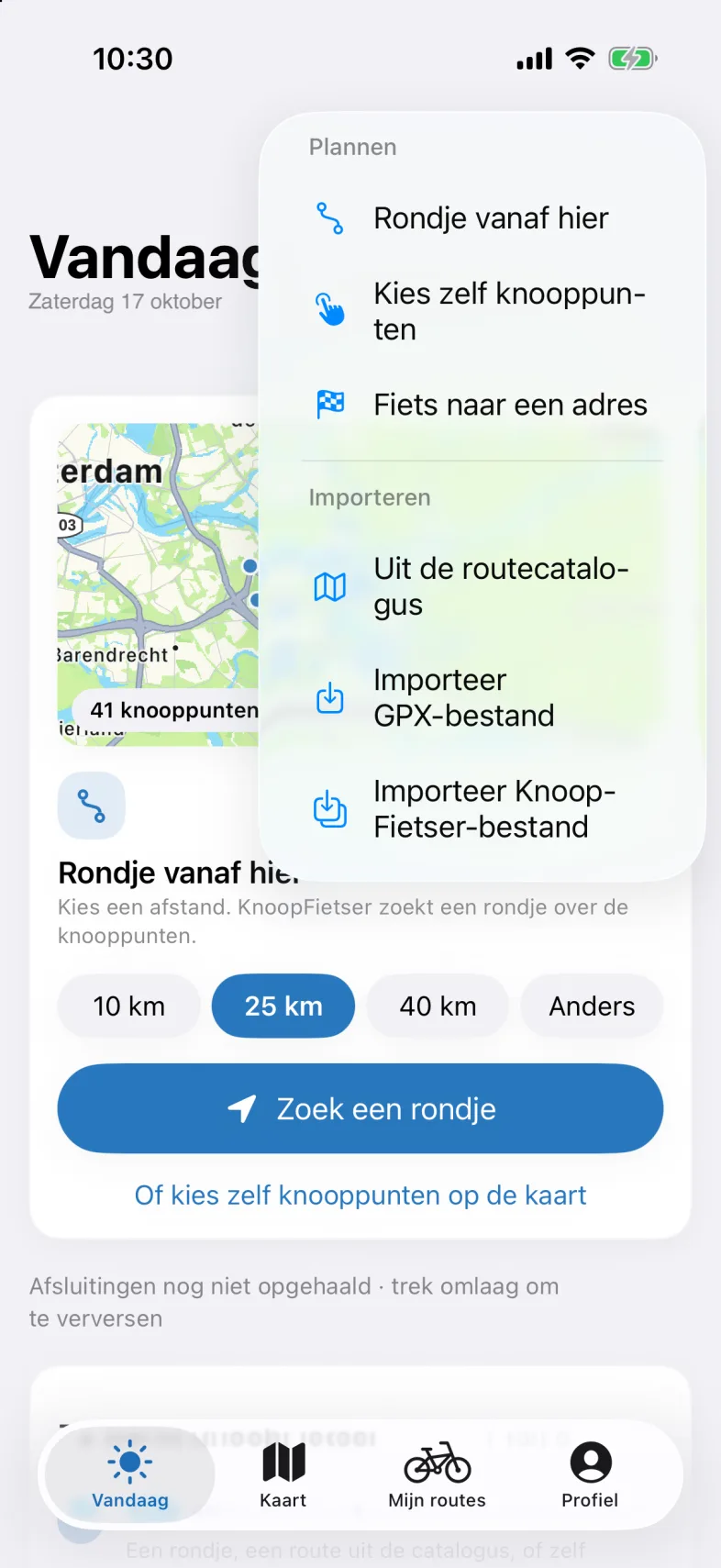 Het menu Nieuwe route met onder Plannen: Rondje vanaf hier, Kies zelf knooppunten, Fiets naar een adres, en onder Importeren: Uit de routecatalogus, Importeer GPX-bestand, Importeer KnoopFietser-bestand.