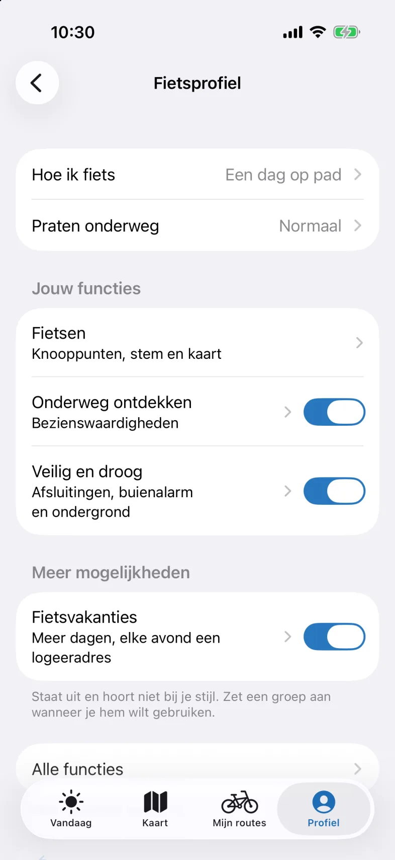 Het scherm Fietsprofiel met Hoe ik fiets en Praten onderweg, onder Jouw functies de groepen Fietsen, Onderweg ontdekken en Veilig en droog, en onder Meer mogelijkheden Fietsvakanties.